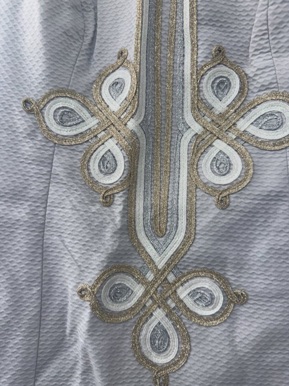 Lilly Pulitzer Blue Embroidered Shift Dress Size 4 | Gold Trim Resort Cocktail D - Picture 3 of 6